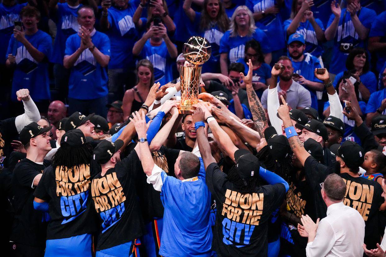 懂球帝12周年120大瞬间1／8决赛：重磅来袭，谁将通往八强？（懂球帝12周年120大瞬间1／8决赛开战：谁能挺进八强？）