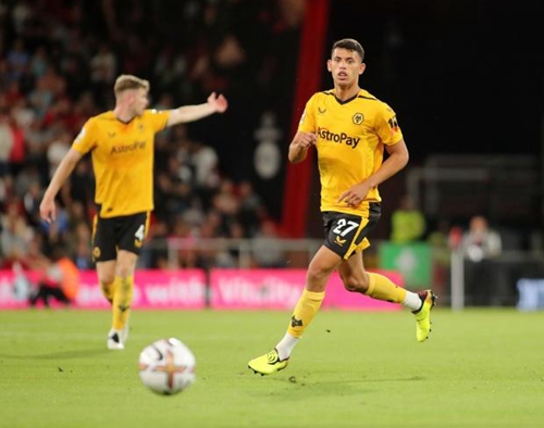 时间线回顾梅西印度行首站闹剧：从球迷夹道欢迎到遭愤怒冲场（从夹道欢迎到愤怒冲场：梅西印度行首站闹剧全程回顾）