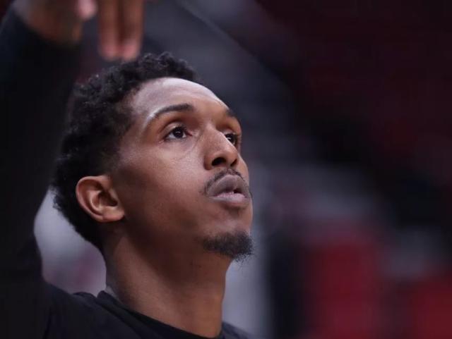 英国机构开狼队新帅赔率：罗杰斯居首，滕哈格紧随其后（英国机构公布狼队新帅赔率：罗杰斯领跑，滕哈格紧追其后）