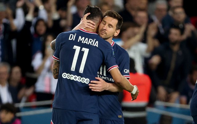 孔帕尼因为人手输球，阿尔特塔则因为人手变得眉清目秀（孔帕尼败于人手短缺，阿尔特塔靠人手齐整踢得更好看）