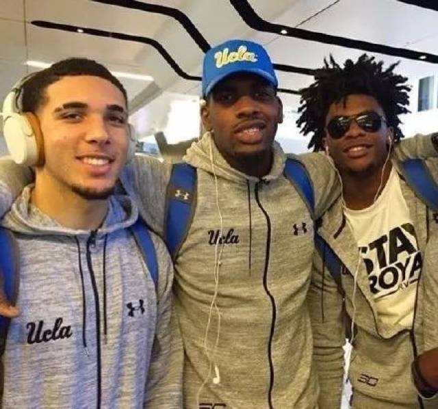 记者：本届世界杯将有半场球员和教练采访，赛前两天开发布会（记者称：本届世界杯增设半场球员、教练采访，赛前两日举行发布会）