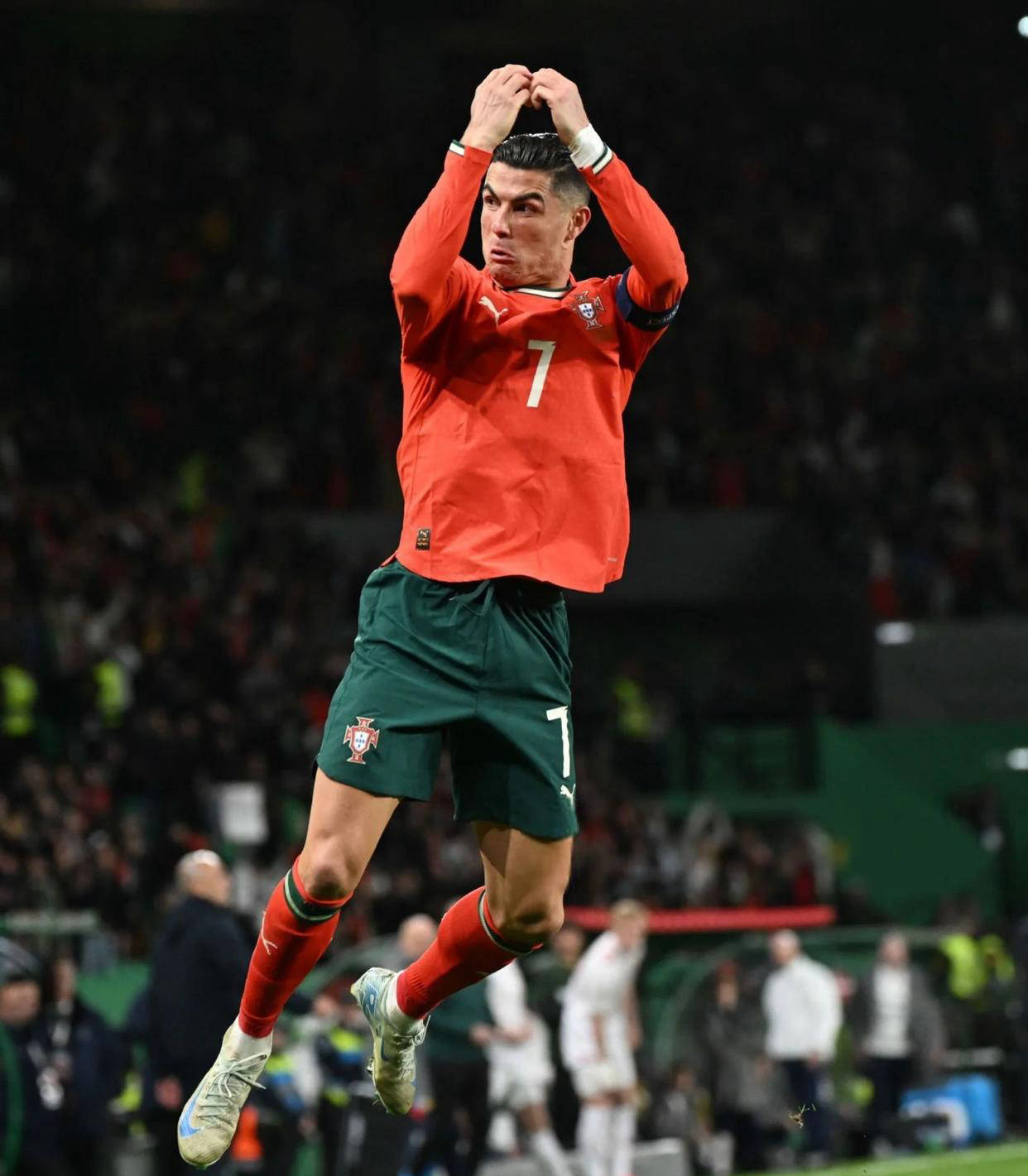 西甲战报：齐甘科夫双响+绝杀，赫罗纳2-1逆转皇家社会（西甲快讯：齐甘科夫梅开二度读秒绝杀，赫罗纳2-1逆转皇家社会）