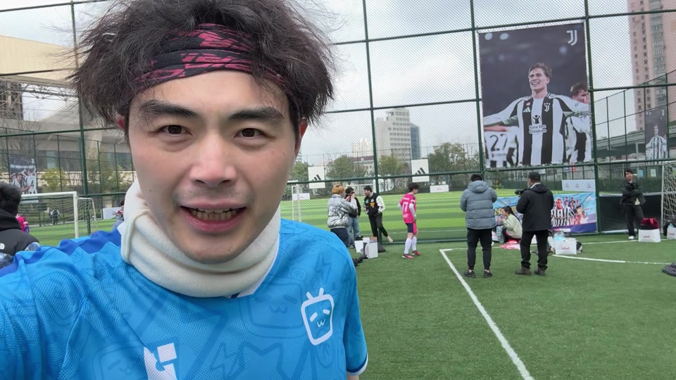 麦凯恩：詹姆斯8分是在多伦多打的，所以他的纪录在美国仍有效（麦凯恩称詹姆斯的8分是在多伦多取得，因此其在美国的纪录仍然有效）