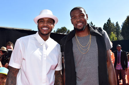 欧冠积分榜分析：小组晋级形势紧张,（欧冠积分榜解读：各组出线形势白热化）