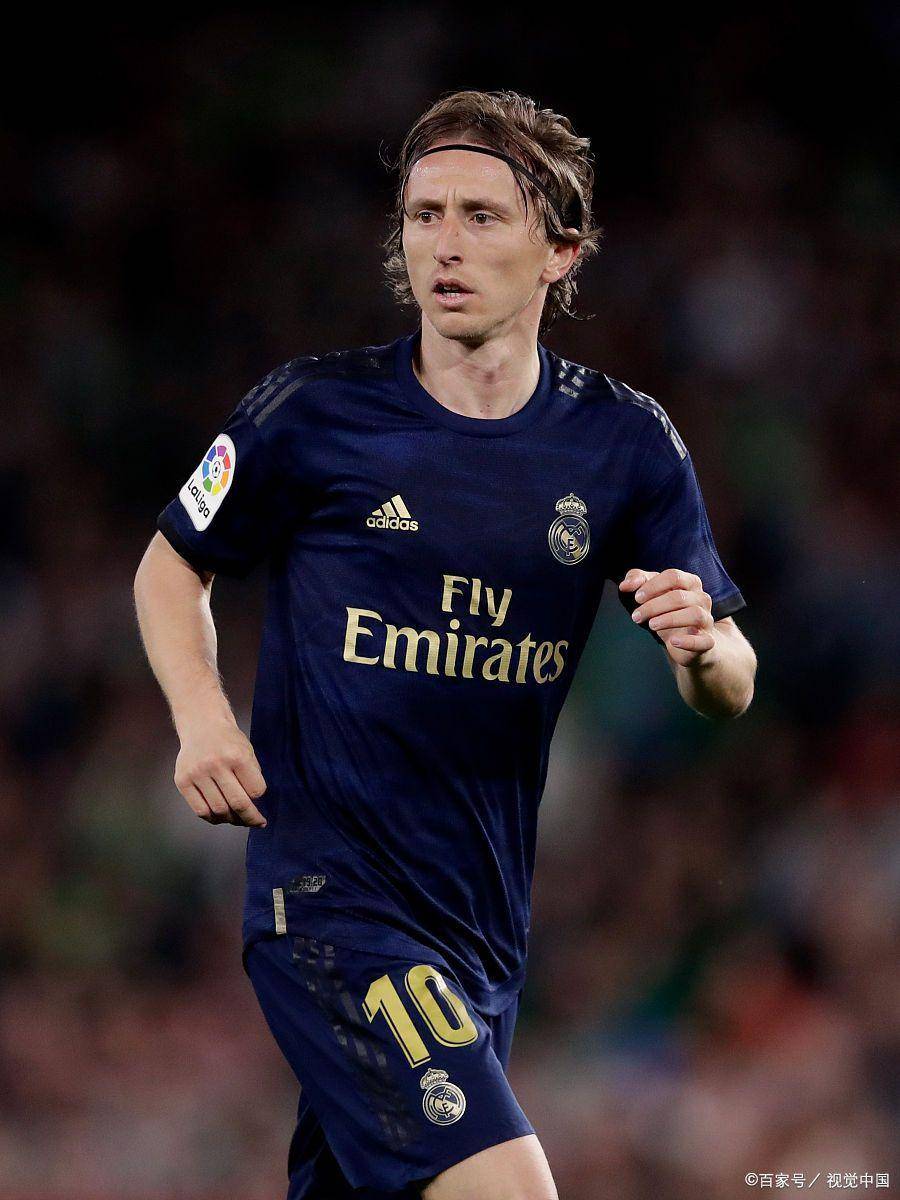 扑救率85.2%场均丢球0.57，斯维拉尔两项数据五大联赛门将第一（斯维拉尔以85.2%扑救率和场均0.57失球领跑五大联赛门将）