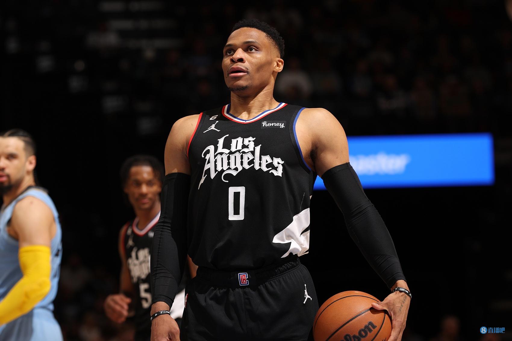 记者：热刺不会在冬窗召回武什科维奇，球员将留在汉堡（记者：热刺冬窗无意召回武什科维奇，他将继续留在汉堡）