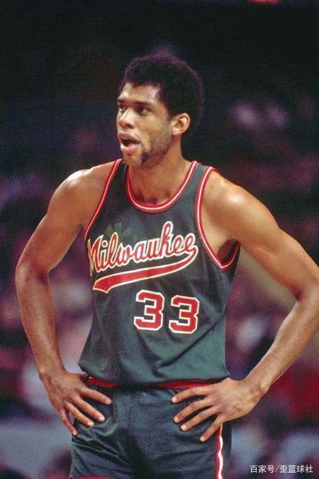 半场战报：云达不莱梅1-0科隆，马尔科-弗里德尔建功（半场战况：云达不莱梅1-0领先科隆，马尔科-弗里德尔破门）